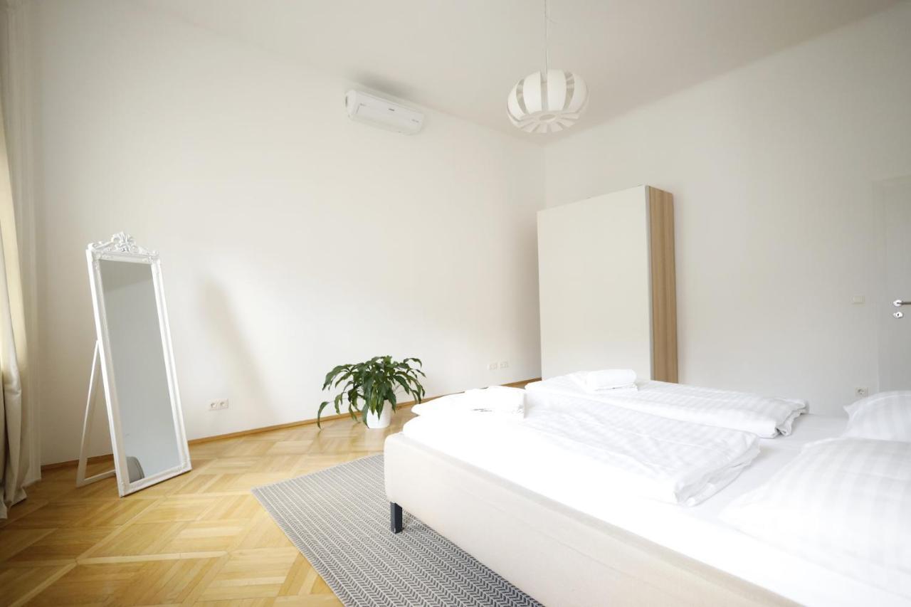 Heymi Oper Apartmán *